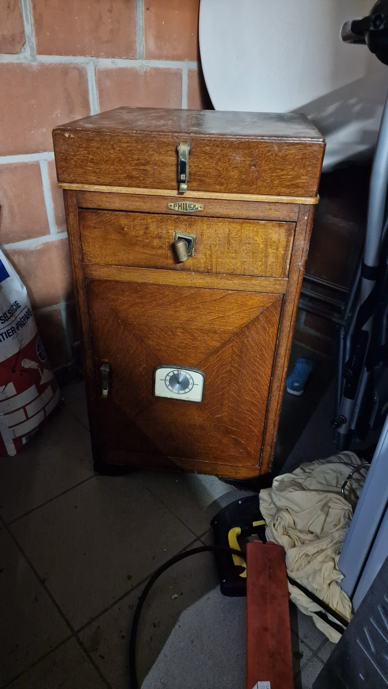 Meuble avant aérogommage — état d'origine