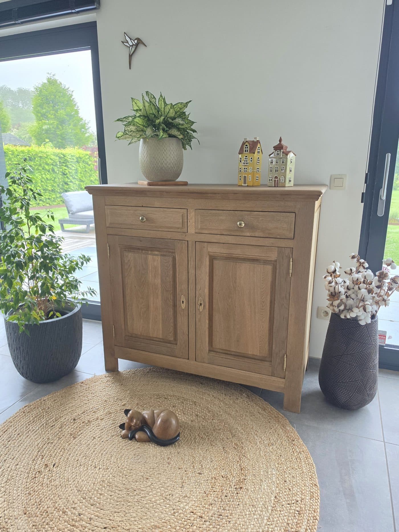 Buffet rénové en vente dans la brocante Jour 9